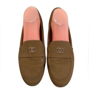 Chanel interlocking CC chain logo khaki loafers(42)